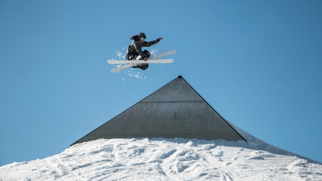 开元官方乒乓球台喷油漆