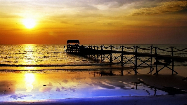 了解塑胶跑道彩色颗粒材质的选择范围